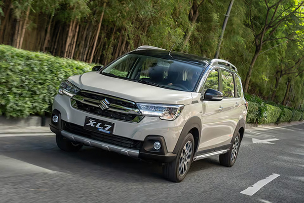 LỘ DIỆN HÌNH ẢNH SUZUKI XL7 HYBRID TẠI ĐẠI LÝ TRƯỚC NGÀY RA MẮT